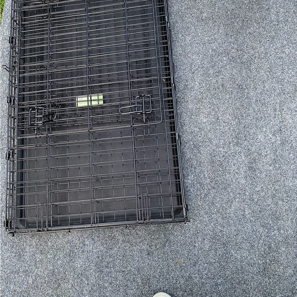 Black Metal Dog Crate
